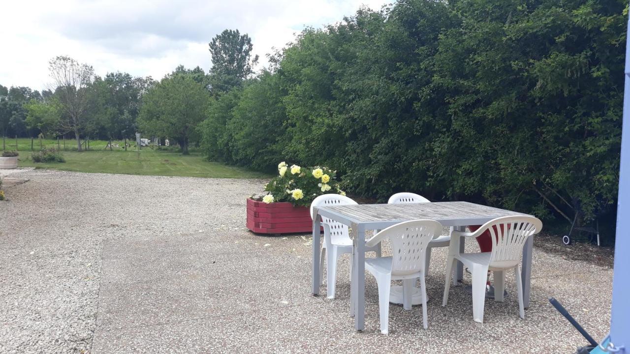 La maison neuve Fontaines  Extérieur photo