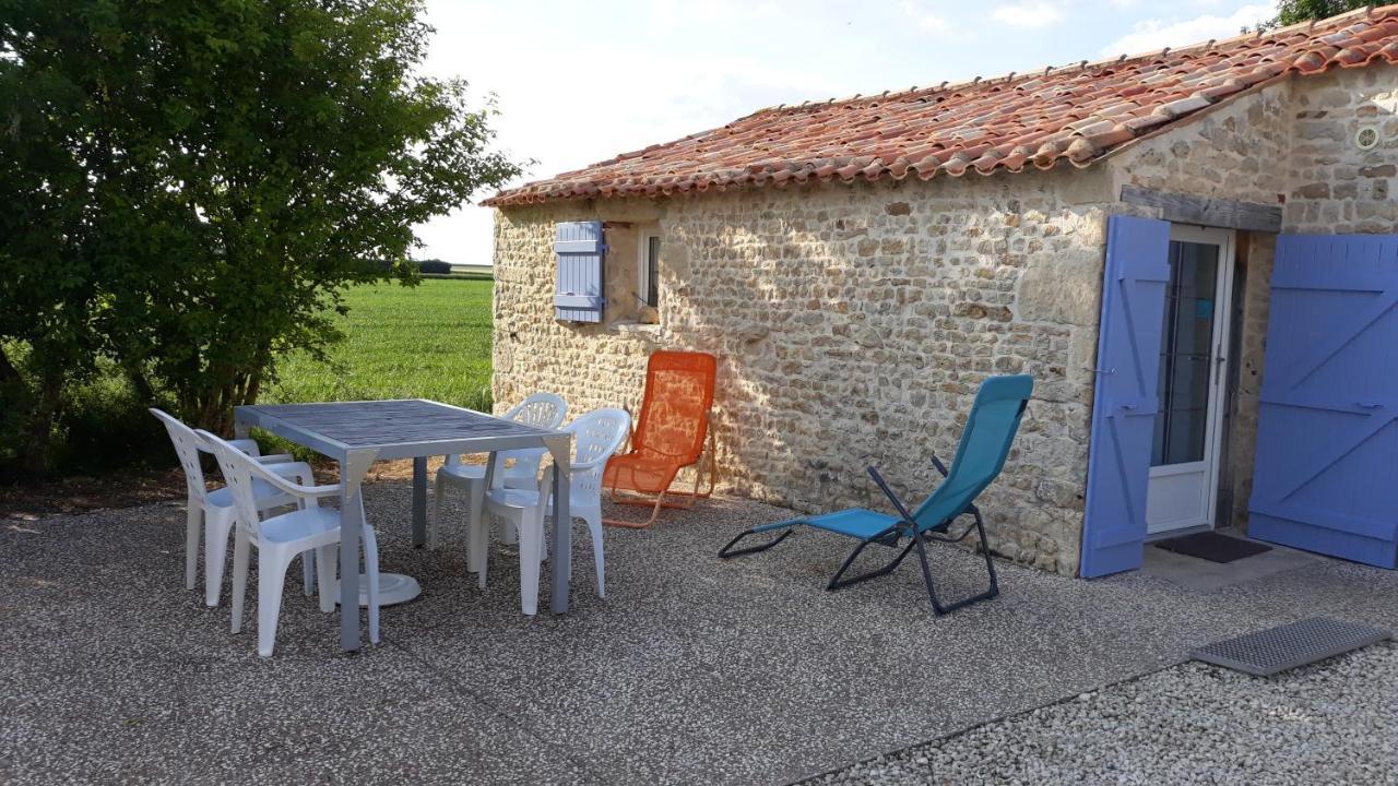 La maison neuve Fontaines  Extérieur photo