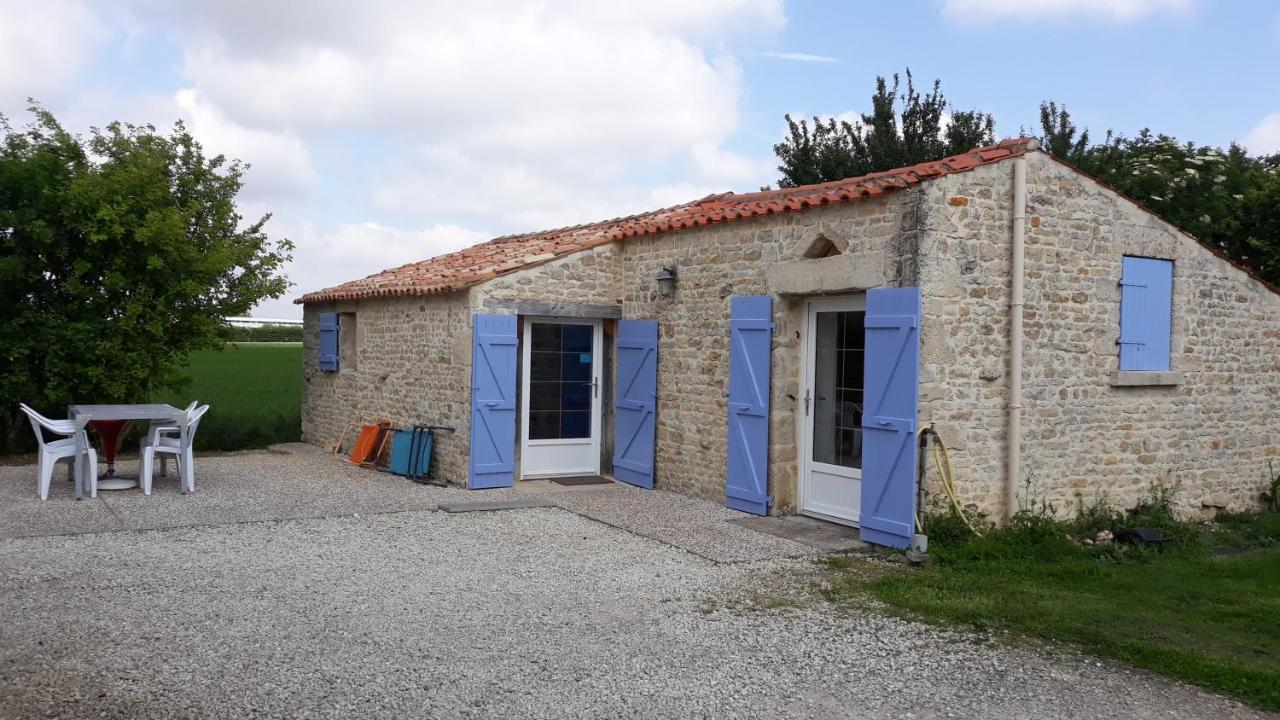 La maison neuve Fontaines  Extérieur photo