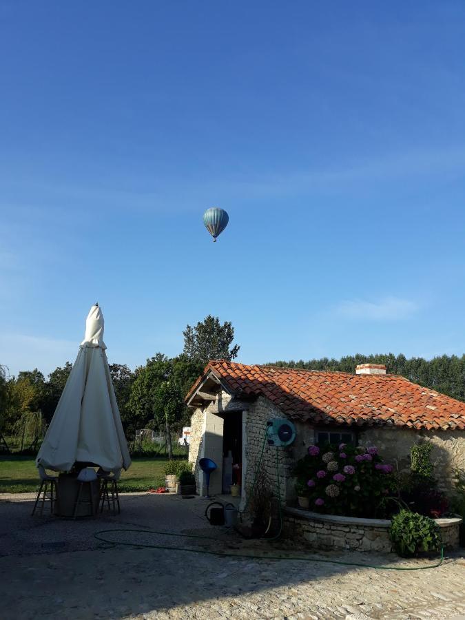 La maison neuve Fontaines  Extérieur photo
