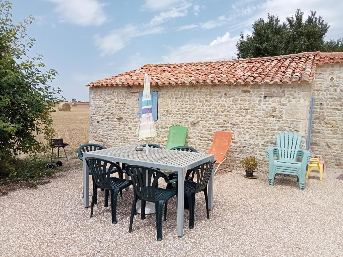 La maison neuve Fontaines  Extérieur photo